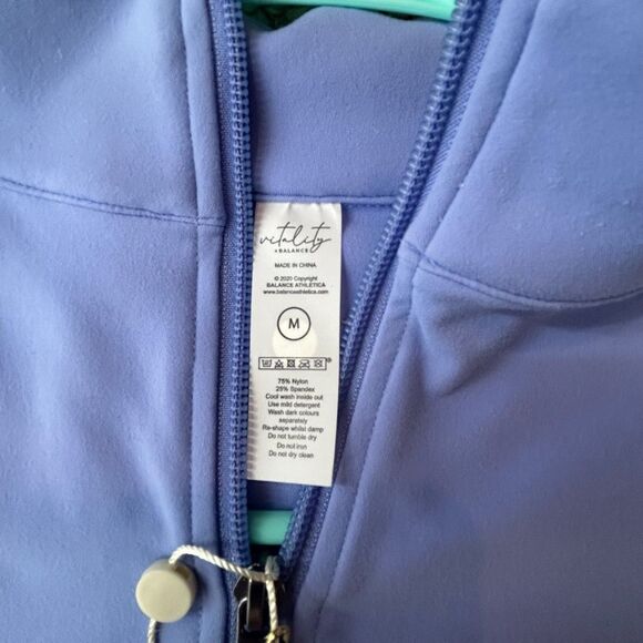 Balance Athletica Vitality Size M Refine Cropped Zip Jacket Xenon Periwinkle New - Picture 3 of 9